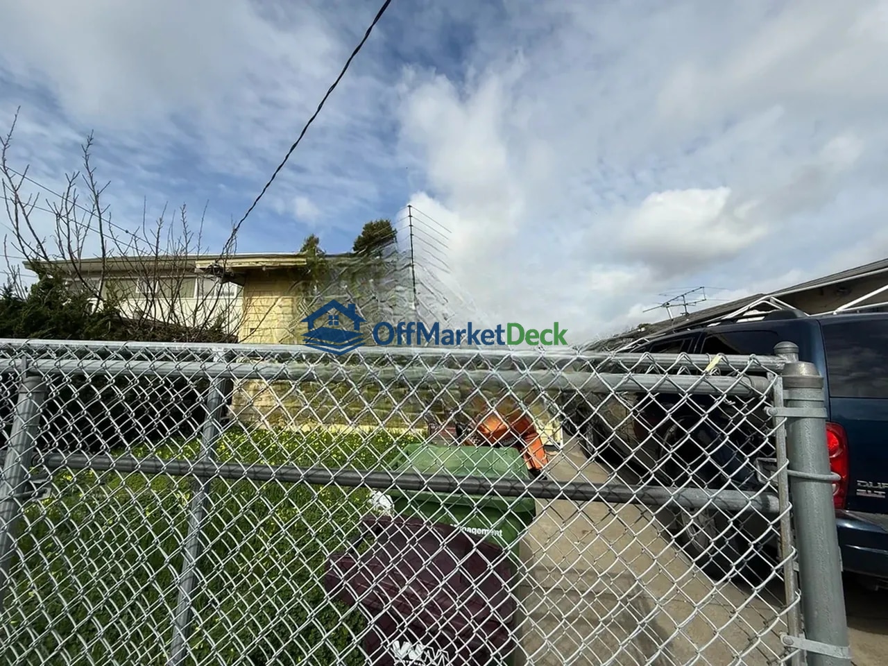 Off-market house in Oakland, California — 2 beds, 1 bath, $299,900 — photo 6 of 8