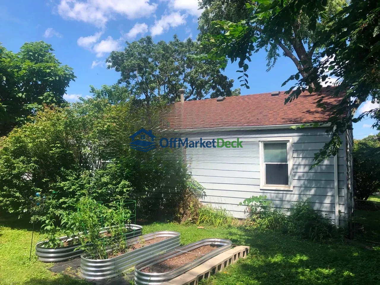 Off-market house in Shawnee, Kansas — 3 beds, 1 bath, $197,900 — photo 5 of 8