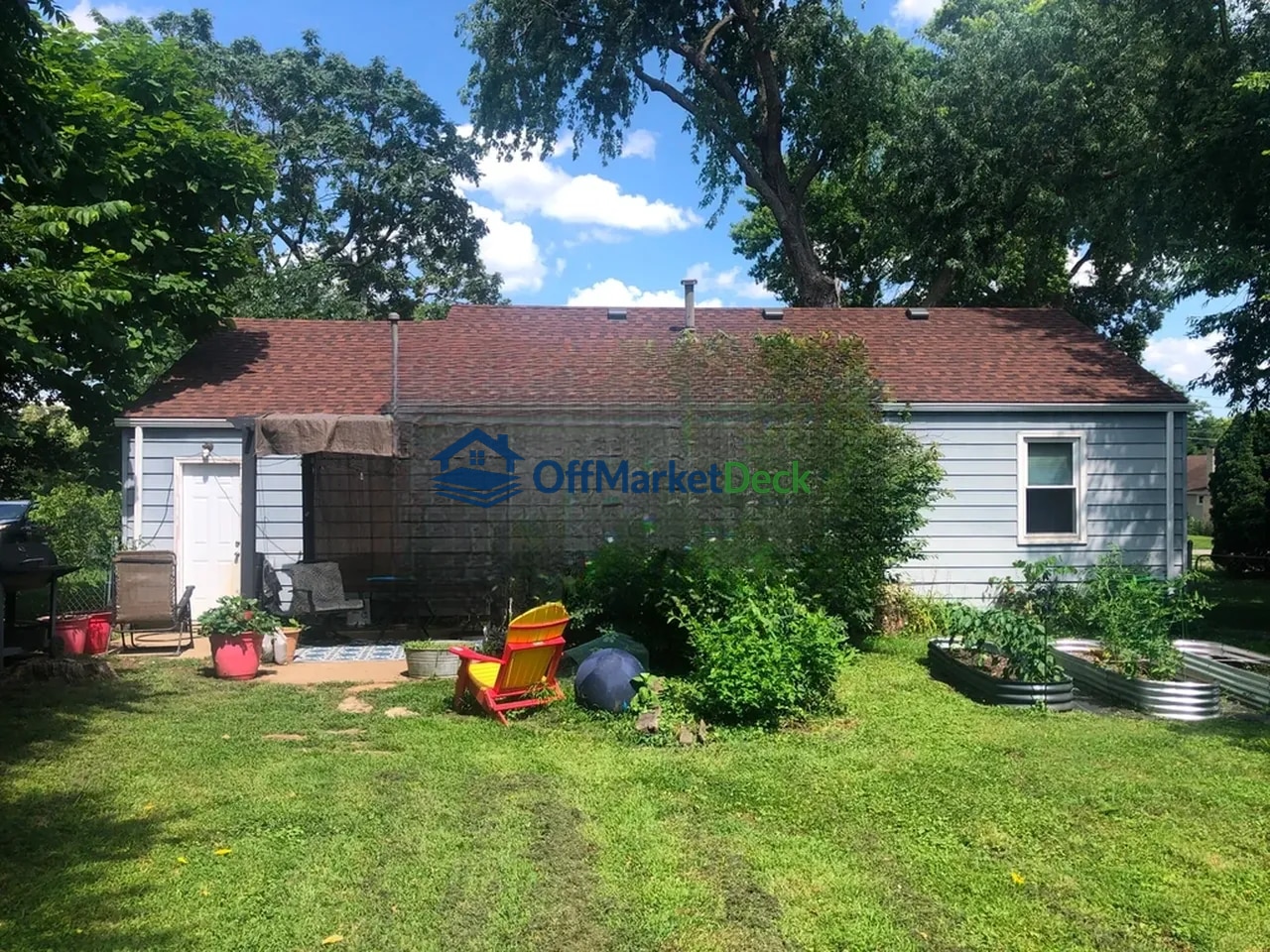 Off-market house in Shawnee, Kansas — 3 beds, 1 bath, $197,900 — photo 2 of 8