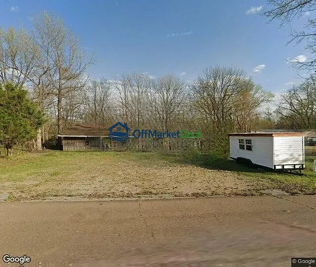 Off-market house in Gates, Tennessee — 3 beds, 2 baths, $20,000 — photo 2 of 3