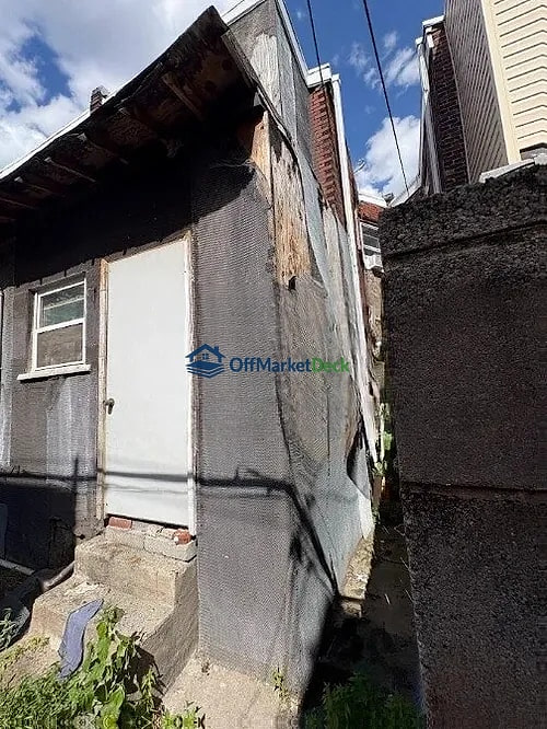 Off-market house in Philadelphia, Pennsylvania — 3 beds, 1 bath, $150,000 — photo 8 of 8