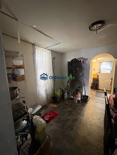 Off-market house in Philadelphia, Pennsylvania — 3 beds, 1 bath, $150,000 — photo 7 of 8