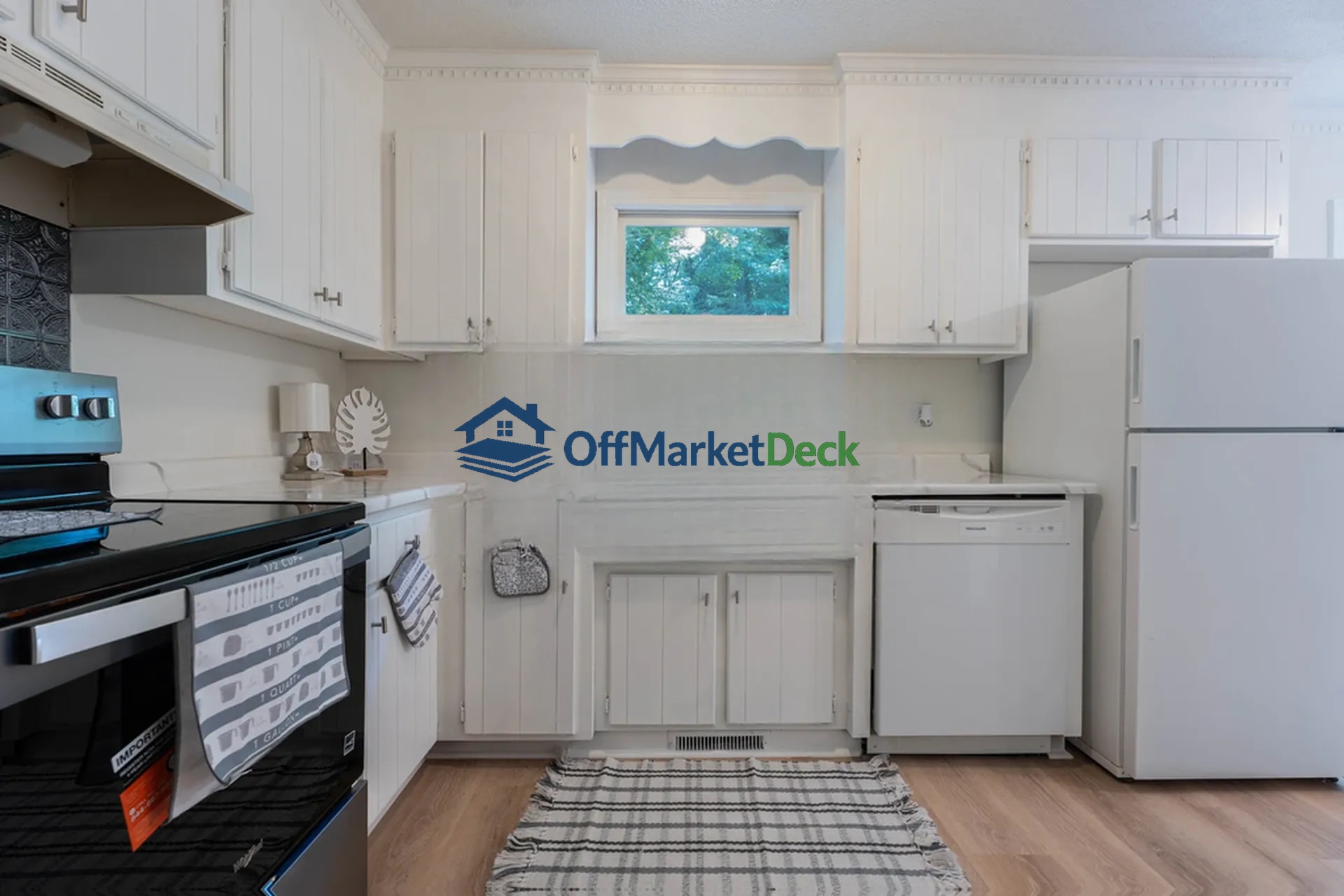Off-market house in Greenville, South Carolina — 3 beds, 1.5 baths, $260,000 — photo 5 of 8