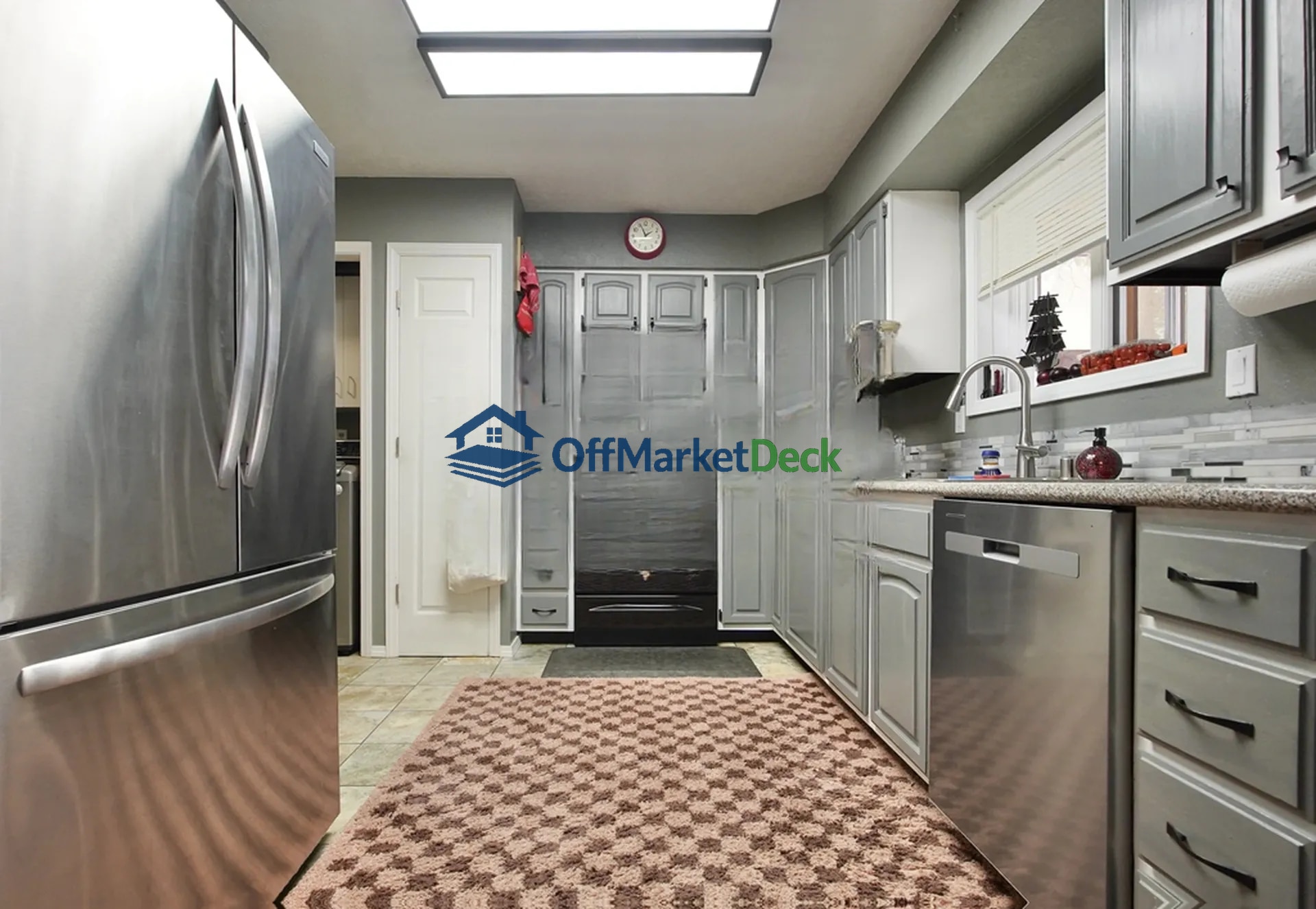 Off-market house in Casper, Wyoming — 3 beds, 3.5 baths, $275,000 — photo 4 of 8