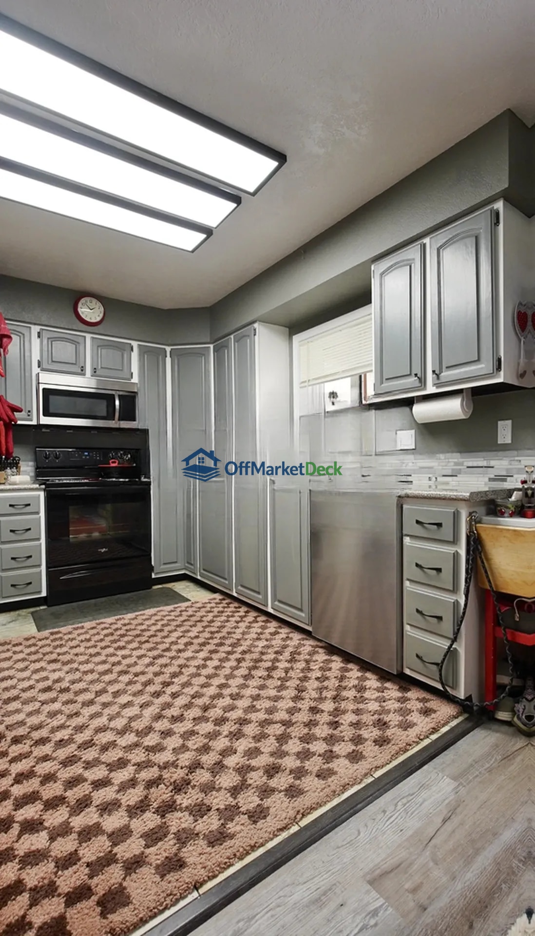 Off-market house in Casper, Wyoming — 3 beds, 3.5 baths, $275,000 — photo 6 of 8