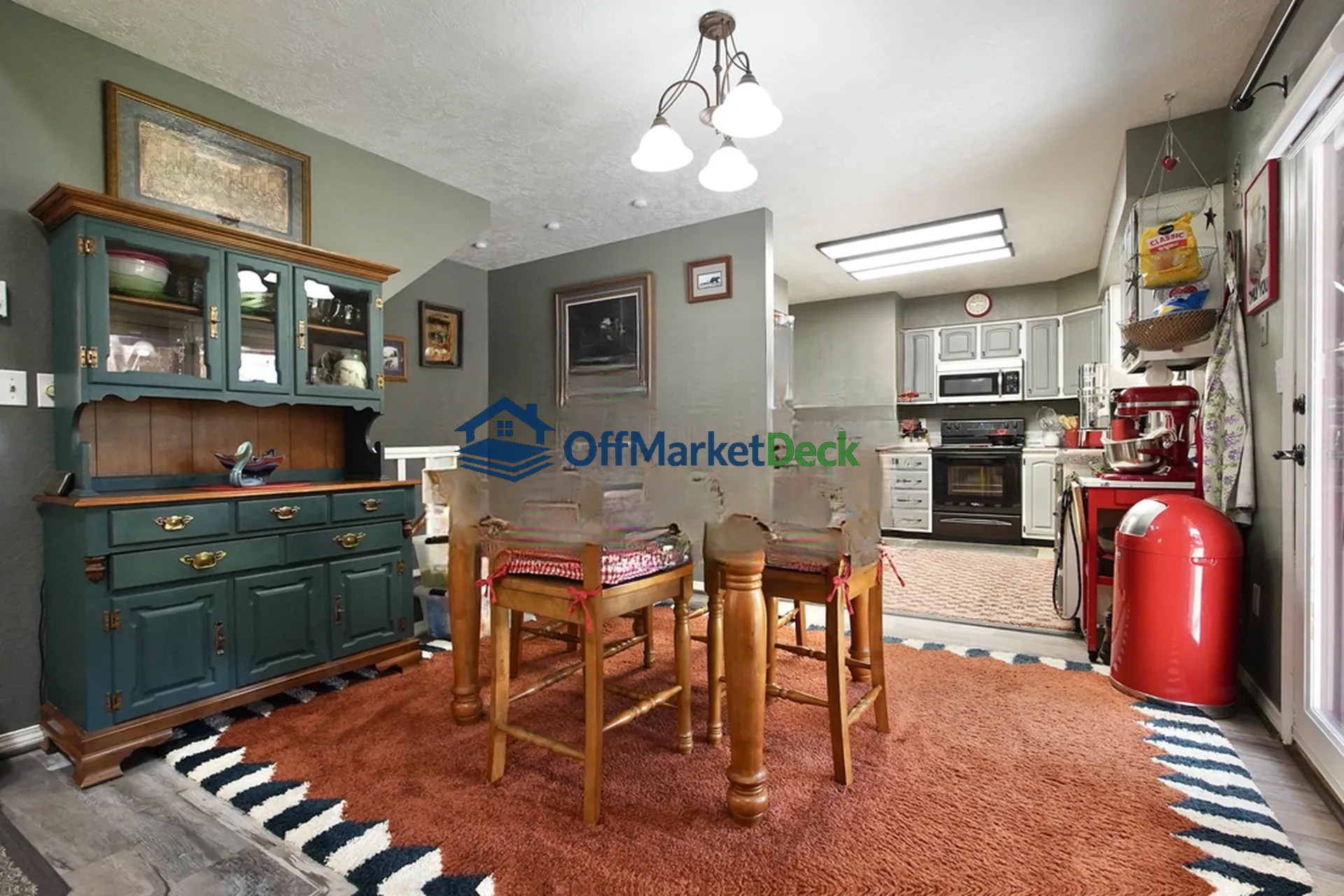 Off-market house in Casper, Wyoming — 3 beds, 3.5 baths, $275,000 — photo 7 of 8