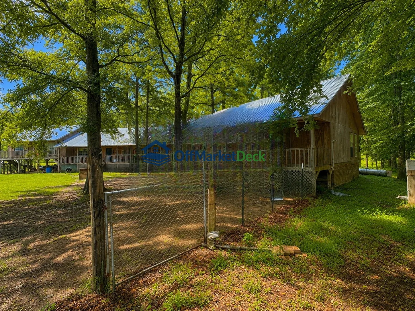 Off-market house in Columbia, Mississippi — 5 beds, 4 baths, $259,000 — photo 3 of 4