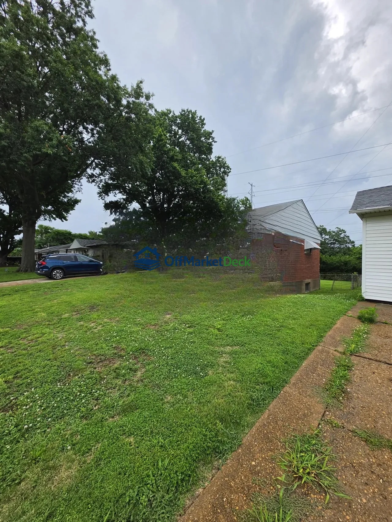 Off-market house in St. Louis, Missouri — 2 beds, 1 bath, $154,900 — photo 3 of 8
