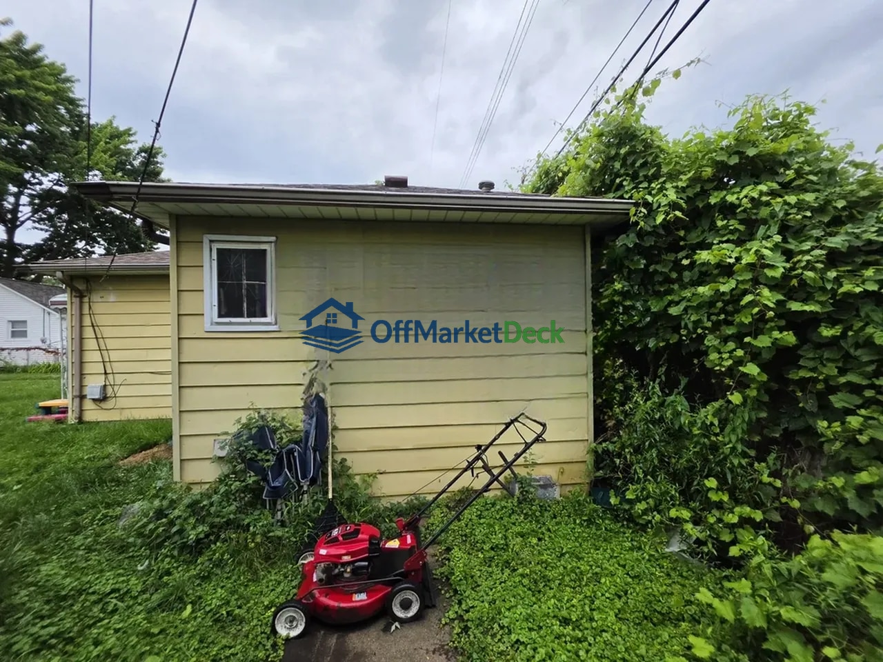 Off-market house in Warren, Michigan — 2 beds, 1 bath, $61,900 — photo 3 of 8