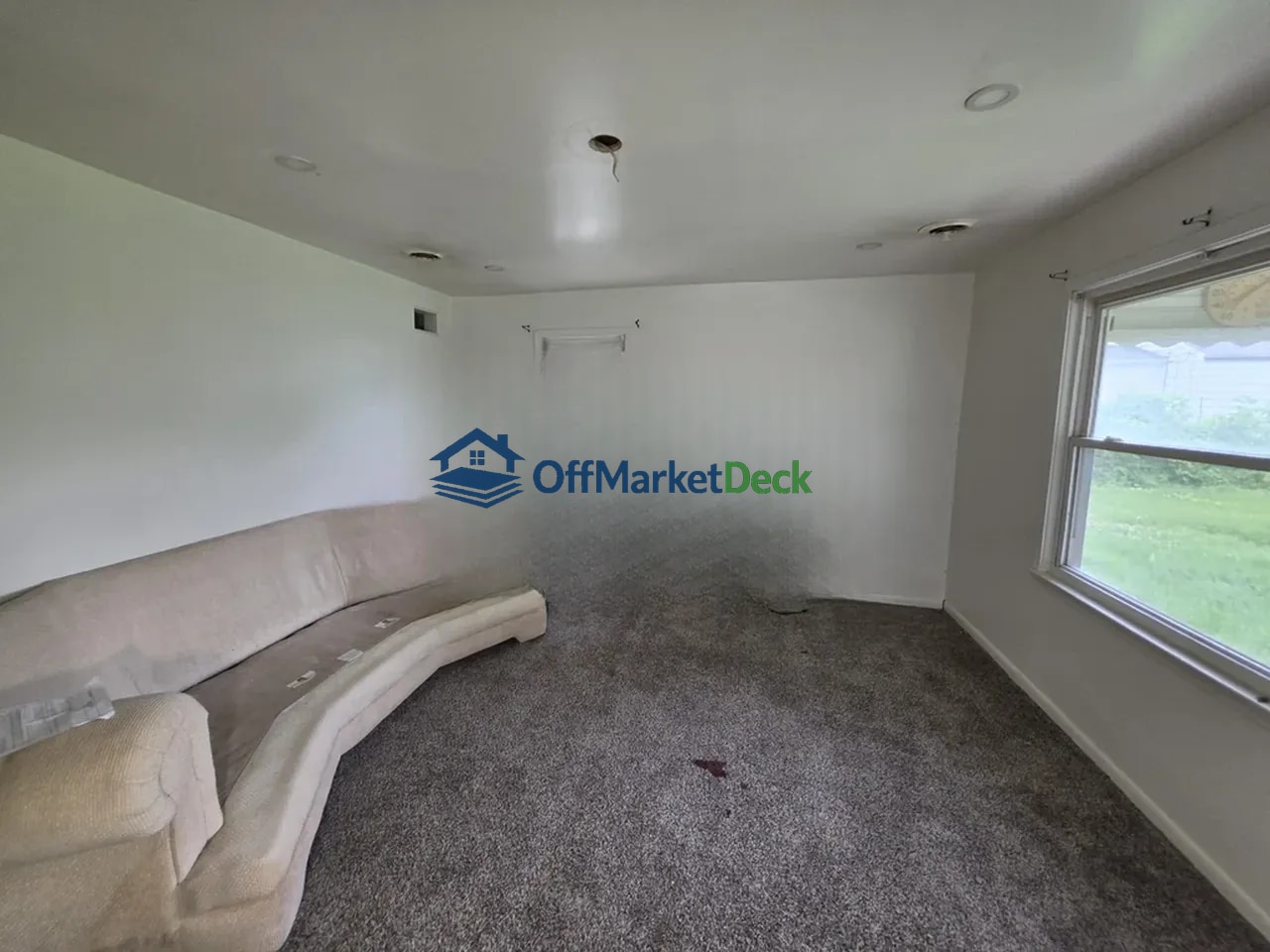 Off-market house in Warren, Michigan — 2 beds, 1 bath, $61,900 — photo 6 of 8