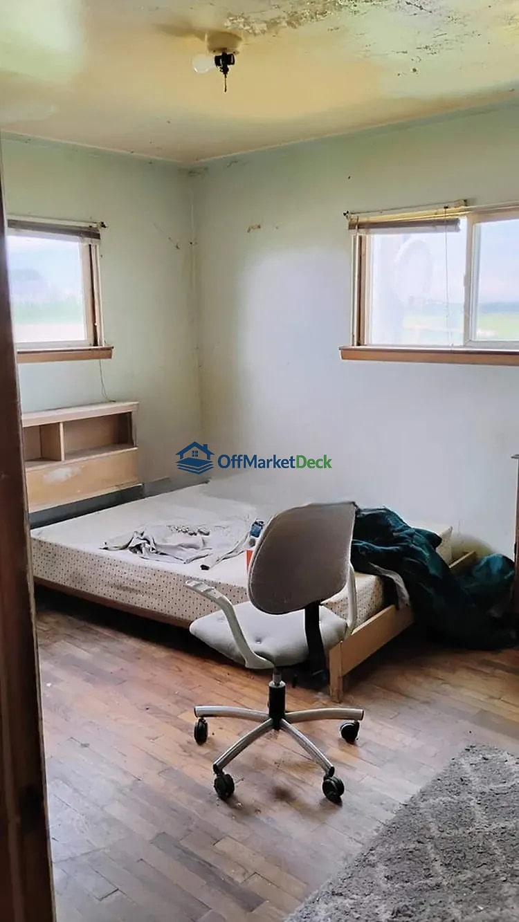 Off-market house in Bay City, Michigan — 3 beds, 1 bath, $77,000 — photo 8 of 8