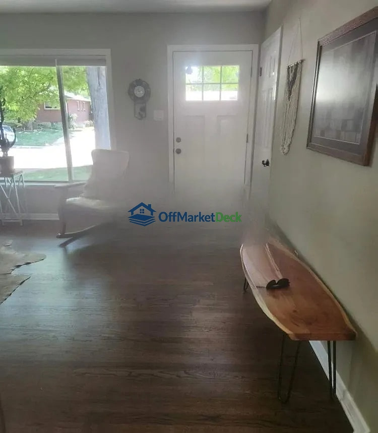 Off-market house in Denver, Colorado — 3 beds, 2 baths, $424,000 — photo 6 of 8