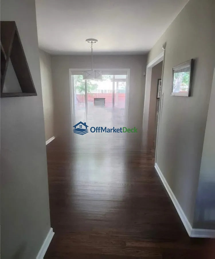 Off-market house in Denver, Colorado — 3 beds, 2 baths, $424,000 — photo 4 of 8
