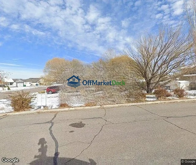 Off-market house in Roy, Utah — 4 beds, 2.5 baths, $355,000 — photo 2 of 3