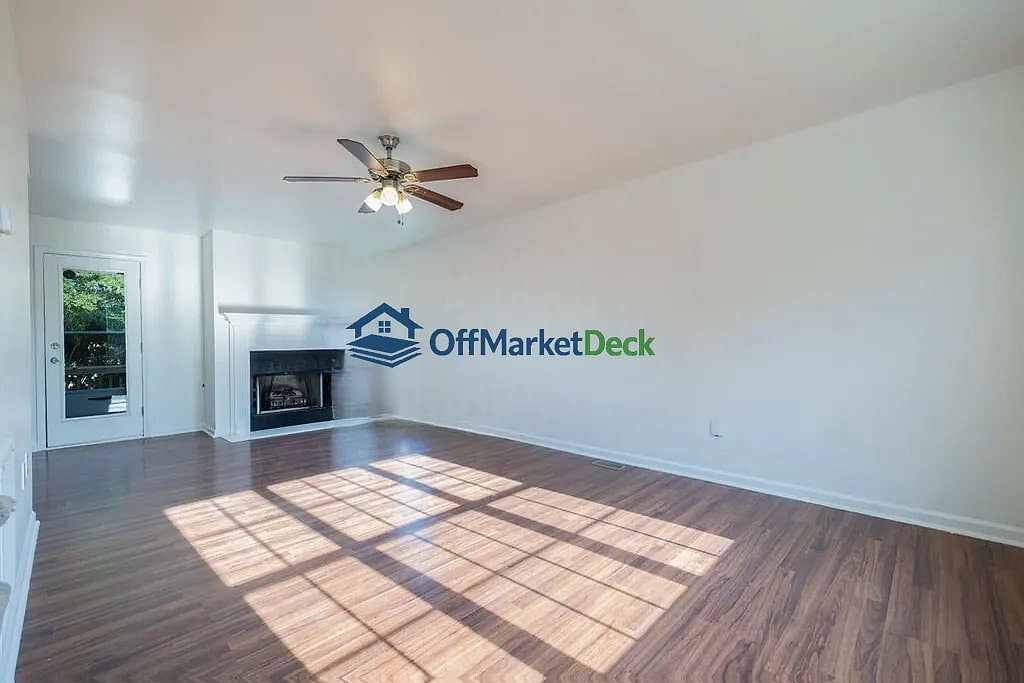 Off-market house in Piedmont, South Carolina — 3 beds, 2 baths, $258,000 — photo 6 of 8