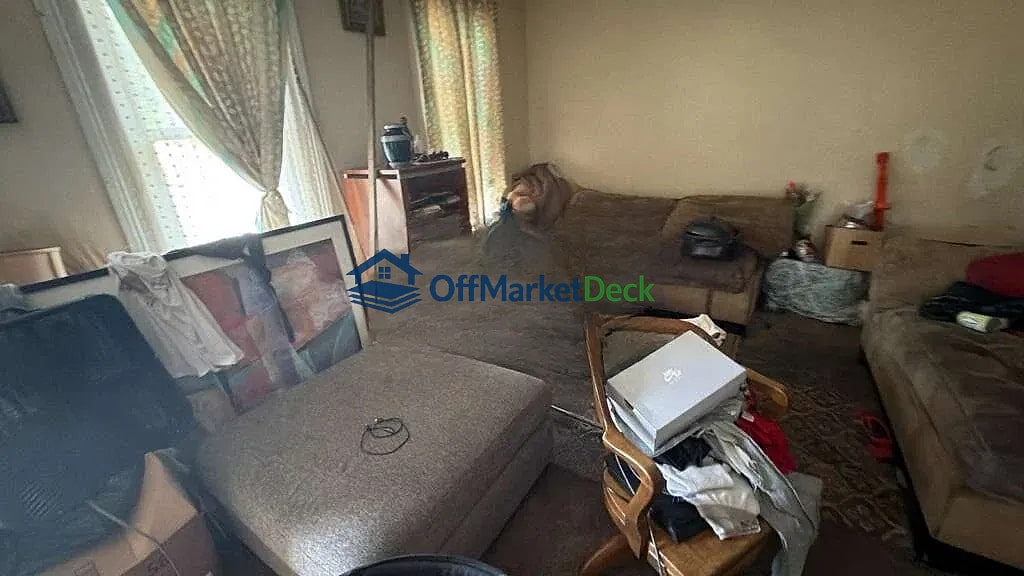 Off-market house in Detroit, Michigan — 3 beds, 1 bath, $127,900 — photo 6 of 8