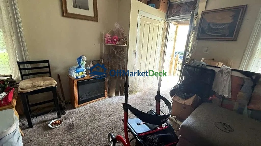 Off-market house in Detroit, Michigan — 3 beds, 1 bath, $127,900 — photo 7 of 8