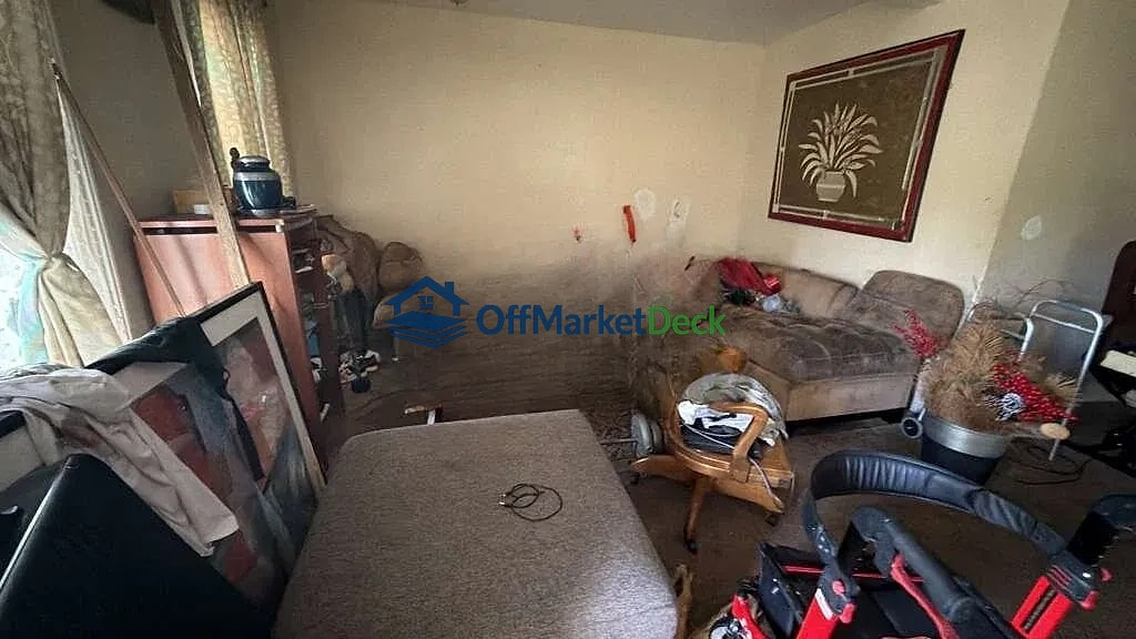 Off-market house in Detroit, Michigan — 3 beds, 1 bath, $127,900 — photo 5 of 8