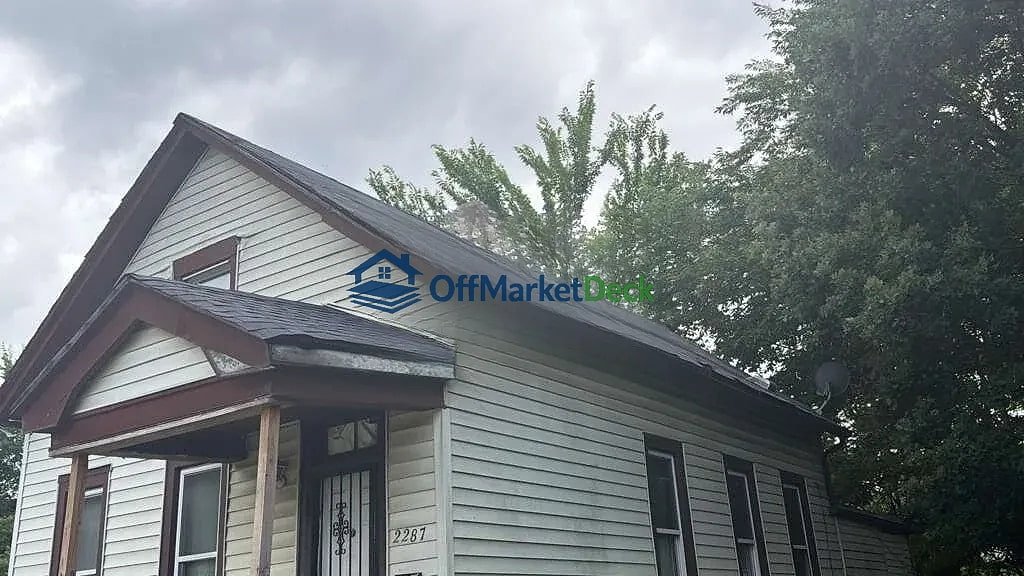 Off-market house in Detroit, Michigan — 3 beds, 1 bath, $127,900 — photo 4 of 8