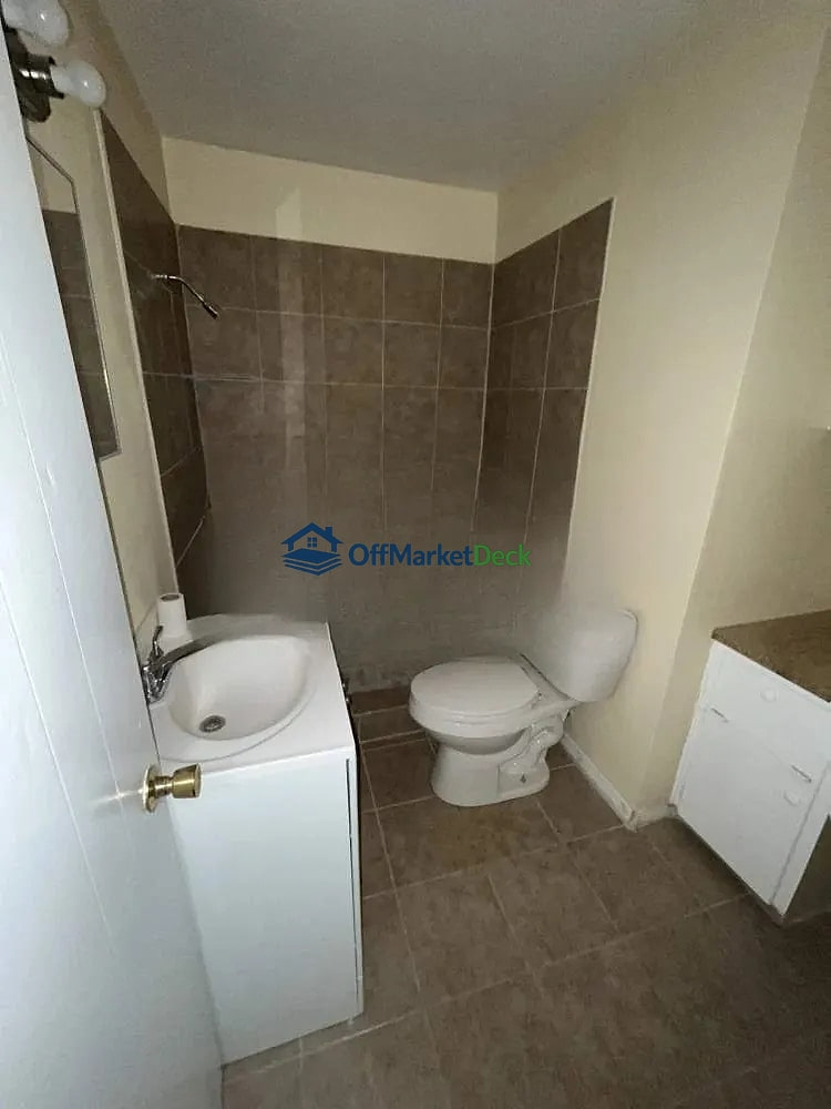 Off-market house in Fort Worth, Texas — 3 beds, 1 bath, $116,000 — photo 7 of 8