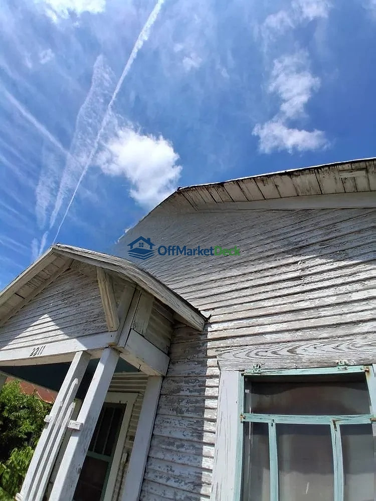 Off-market house in San Antonio, Texas — 2 beds, 1 bath, $49,000 — photo 6 of 8