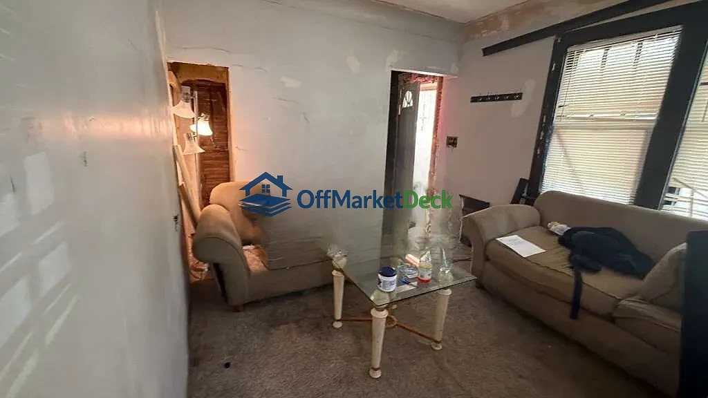 Off-market house in Detroit, Michigan — 4 beds, 1 bath, $34,900 — photo 8 of 8