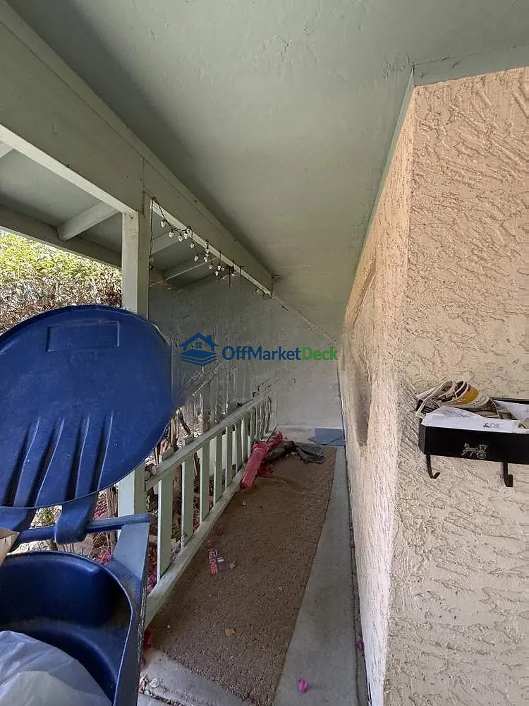 Off-market house in Tempe, Arizona — 3 beds, 2 baths, $390,000 — photo 2 of 8