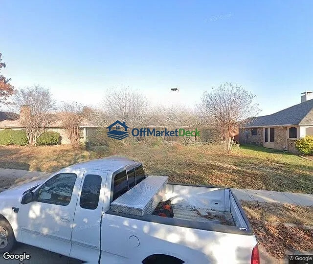 Off-market house in Allen, Texas — 3 beds, 2 baths, $420,000 — photo 2 of 3