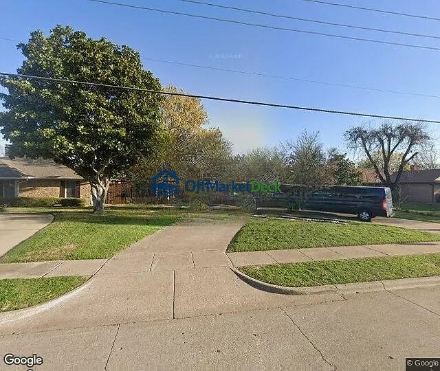 Off-market house in Richardson, Texas — 4 beds, 3 baths, $510,000 — photo 2 of 3