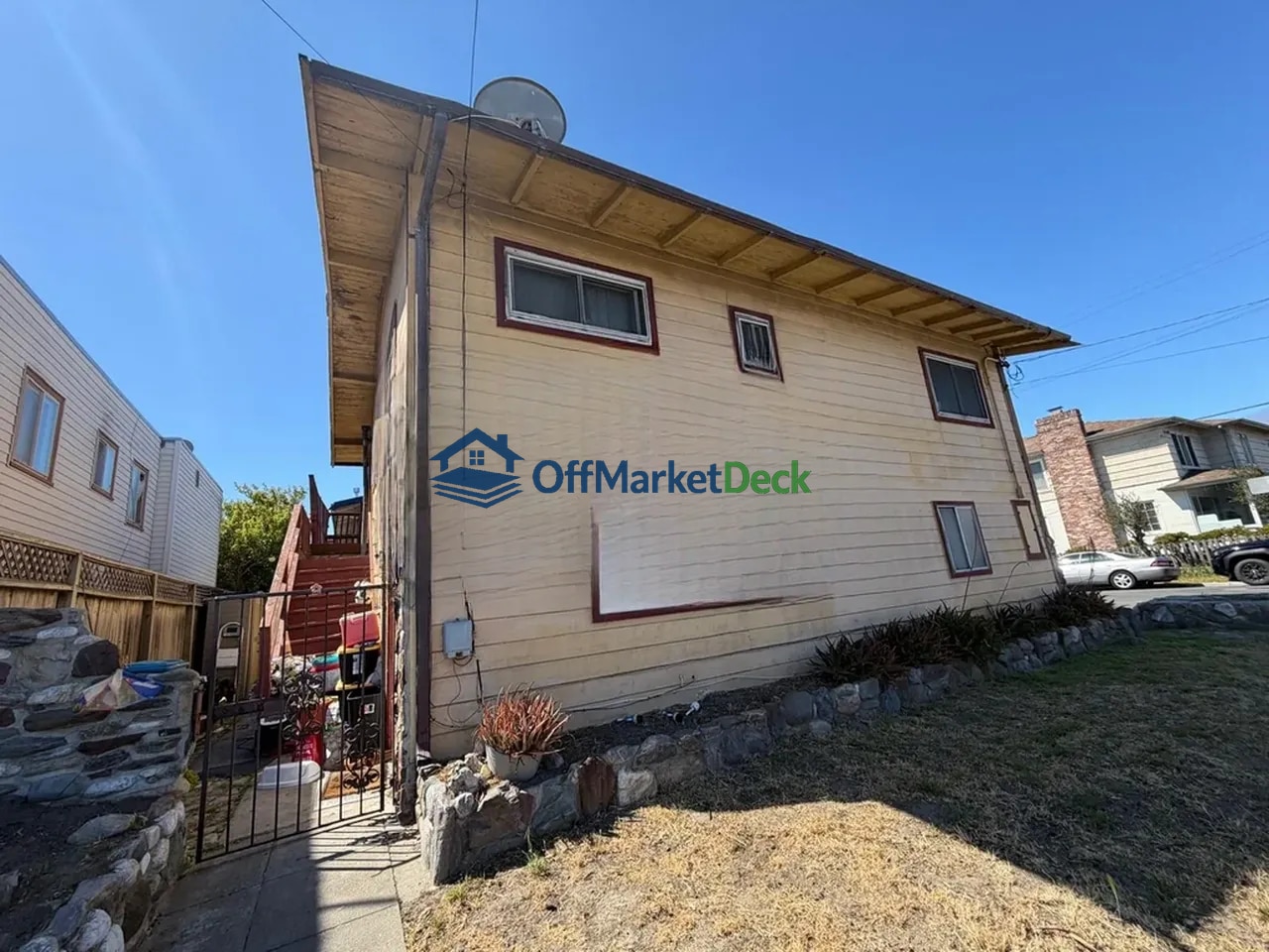 Off-market multi family in San Bruno, California — 3 beds, 2 baths, $749,900 — photo 4 of 8