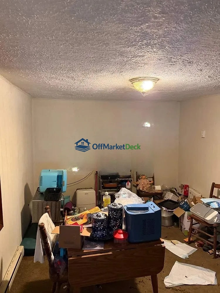 Off-market house in Lexington, Indiana — 2 beds, 1 bath, $62,000 — photo 7 of 8