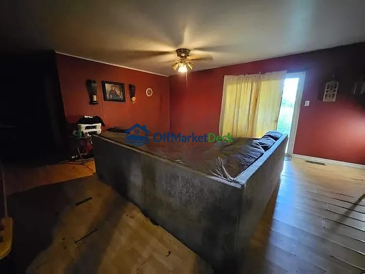 Off-market house in Muskogee, Oklahoma — 3 beds, 2 baths, $74,592 — photo 7 of 8
