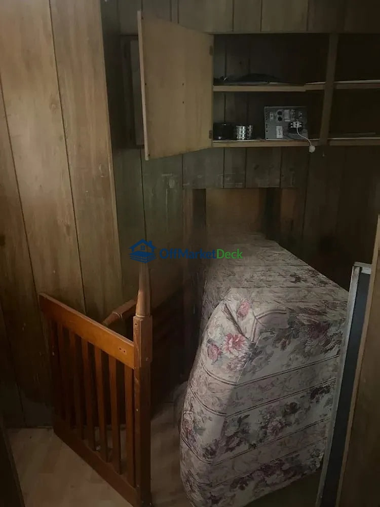 Off-market house in Marissa, Illinois — 3 beds, 2 baths, $29,000 — photo 6 of 8