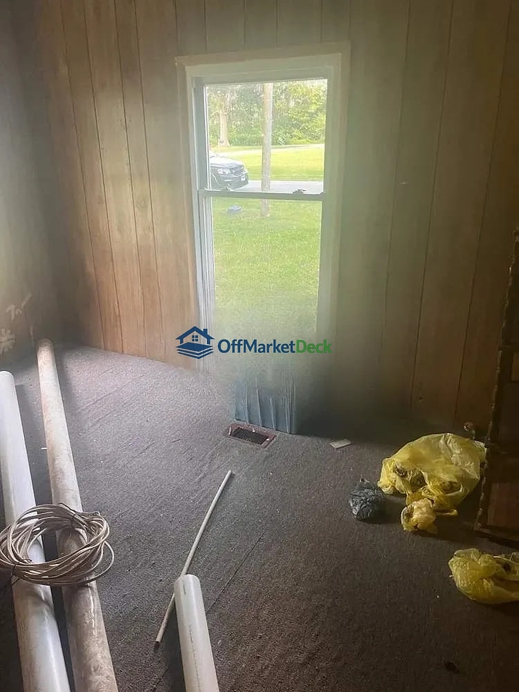 Off-market house in Marissa, Illinois — 3 beds, 2 baths, $29,000 — photo 3 of 8