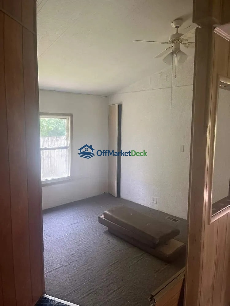 Off-market house in Marissa, Illinois — 3 beds, 2 baths, $29,000 — photo 4 of 8