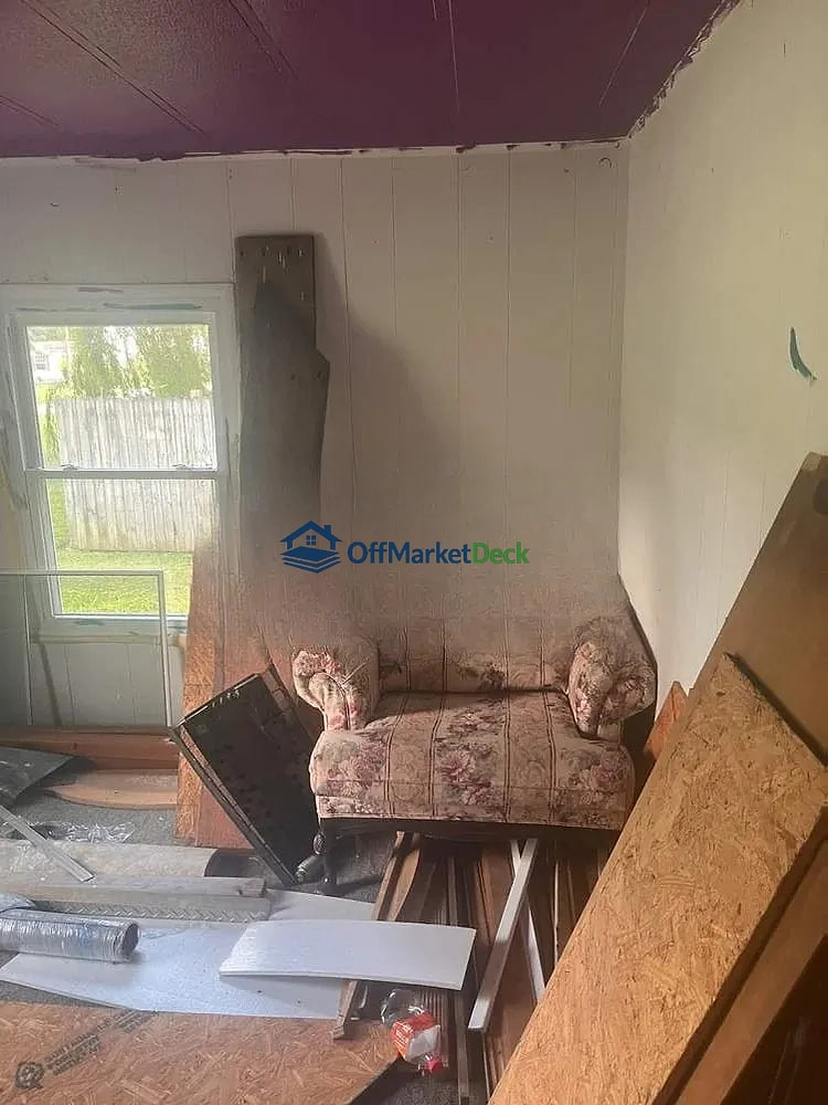 Off-market house in Marissa, Illinois — 3 beds, 2 baths, $29,000 — photo 8 of 8