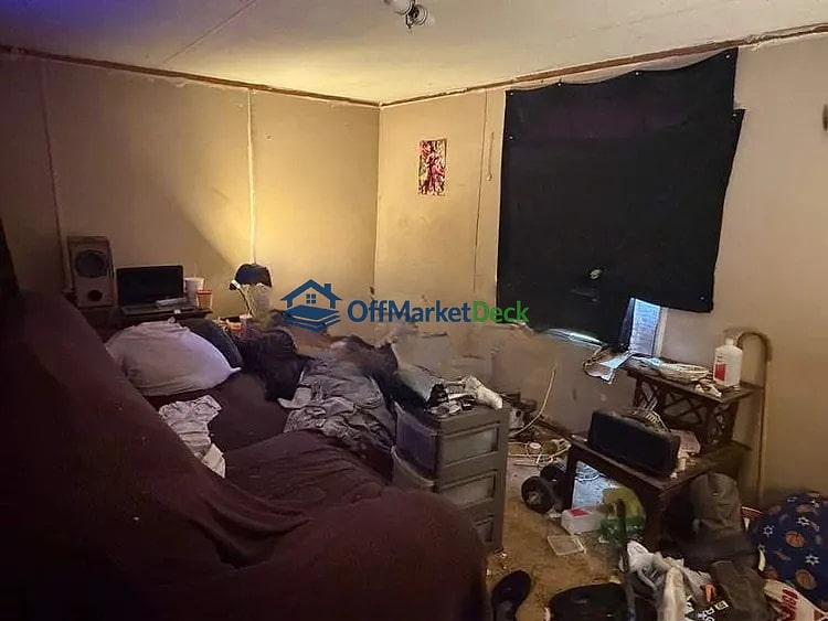 Off-market house in Richmond, Kentucky — 3 beds, 1 bath, $19,000 — photo 4 of 8