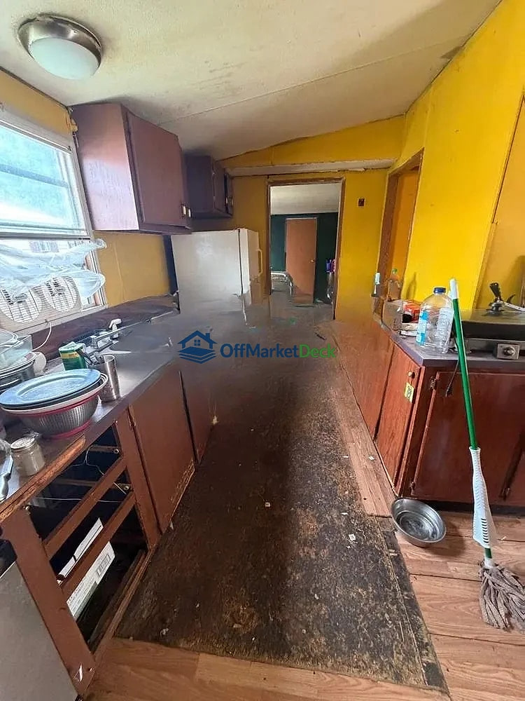 Off-market house in Richmond, Kentucky — 3 beds, 1 bath, $19,000 — photo 7 of 8