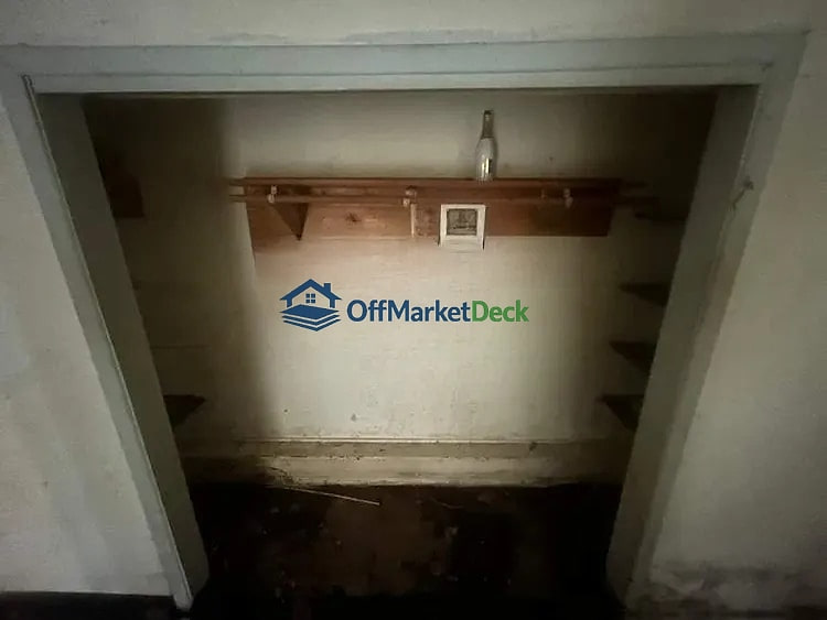 Off-market house in St. Louis, Missouri — 2 beds, 1 bath, $37,000 — photo 7 of 8