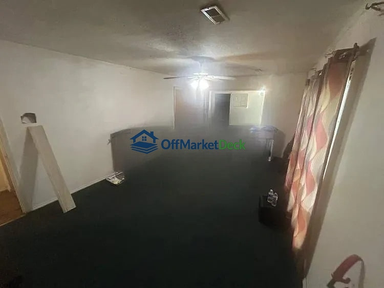 Off-market house in St. Louis, Missouri — 2 beds, 1 bath, $37,000 — photo 3 of 8
