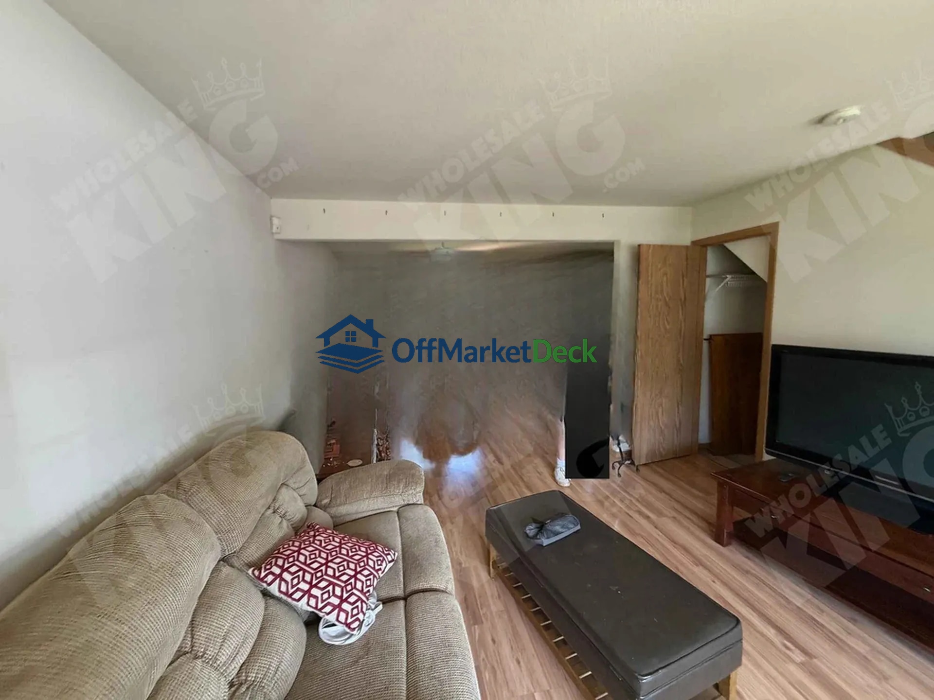 Off-market house in Vancouver, Washington — 3 beds, 2 baths, $320,000 — photo 4 of 8