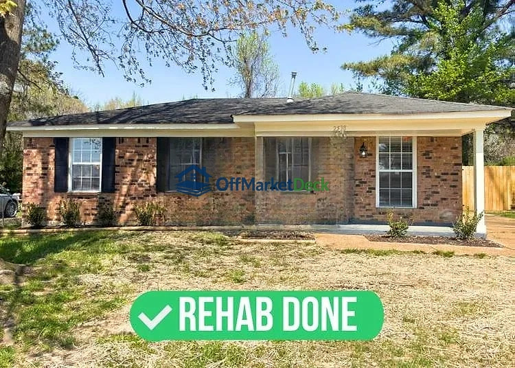 Off-market house in Memphis, Tennessee — 3 beds, 1 bath, $135,500 — photo 2 of 8