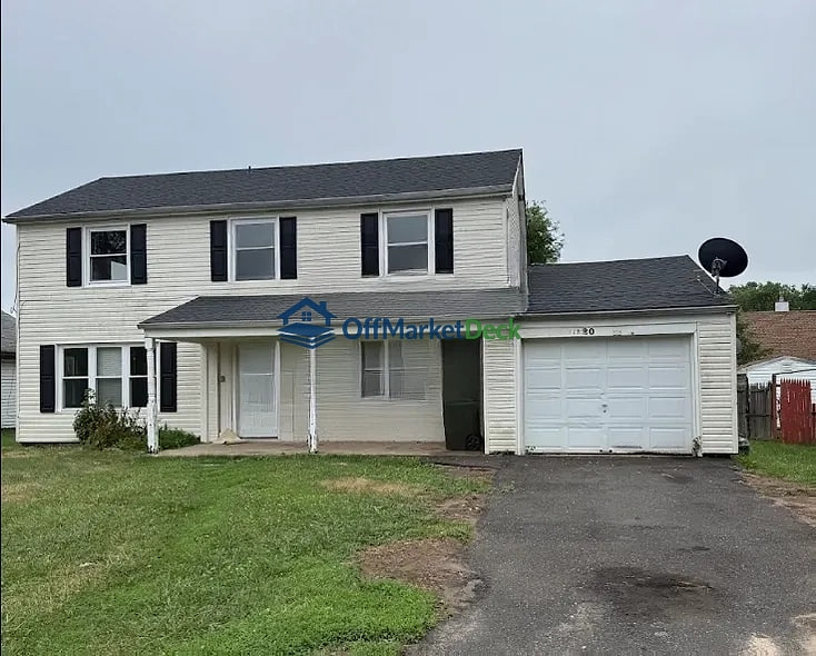 Off-market house in Willingboro, New Jersey — 3 beds, 2.5 baths, $290,000 - Blurred background Image