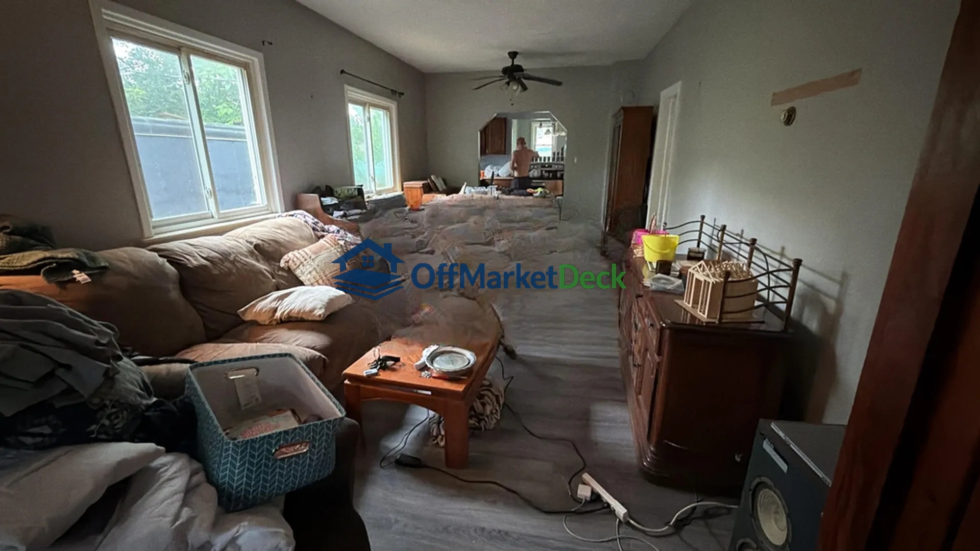 Off-market house in Oakland County, Michigan — 3 beds, 1 bath, $184,900 — photo 2 of 8