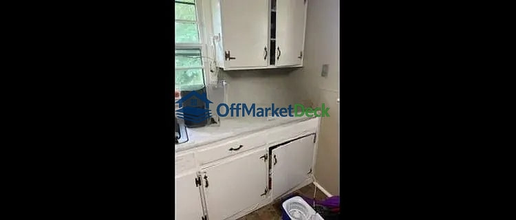 Off-market house in Morristown, Tennessee — 2 beds, 1 bath, $108,000 — photo 5 of 8