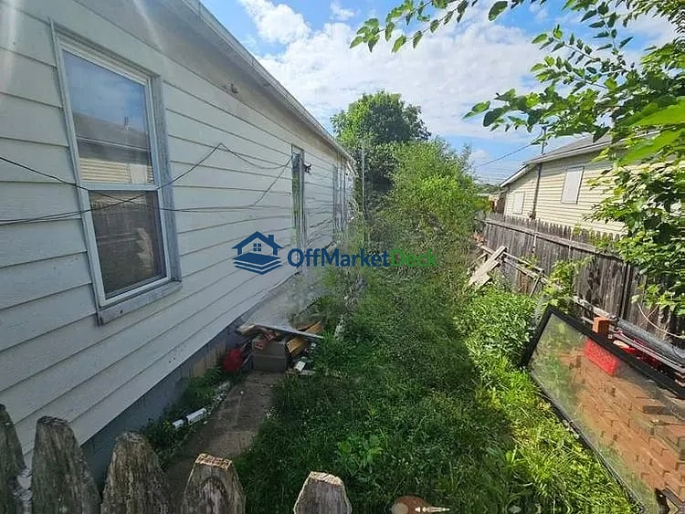 Off-market house in Columbus, Ohio — 1 bed, 1 bath, $62,000 — photo 4 of 8