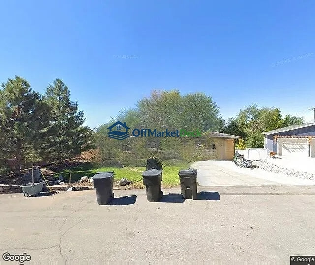 Off-market house in Springville, Utah — 5 beds, 3 baths, $460,000 — photo 2 of 3