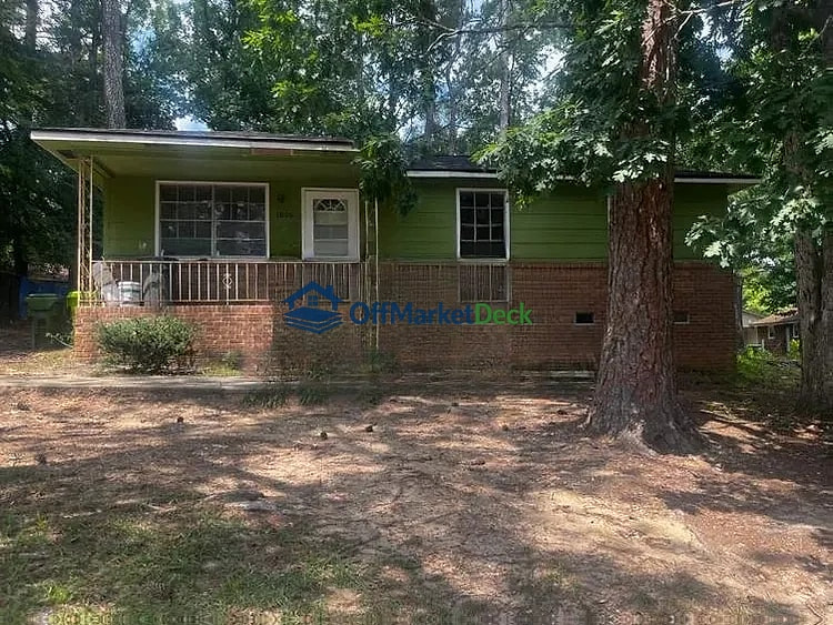 Off-market house in Columbia, South Carolina — 3 beds, 1 bath, $84,999 — photo 3 of 8