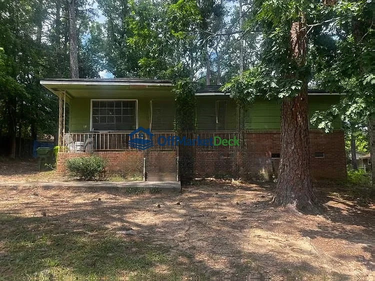 Off-market house in Columbia, South Carolina — 3 beds, 1 bath, $84,999 — photo 2 of 8