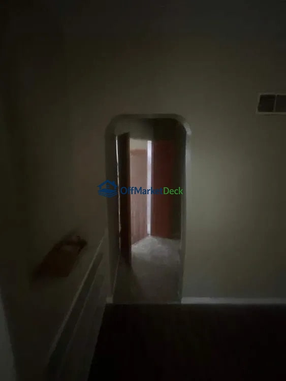 Off-market house in St. Louis, Missouri — 3 beds, 2 baths, $73,000 — photo 6 of 8